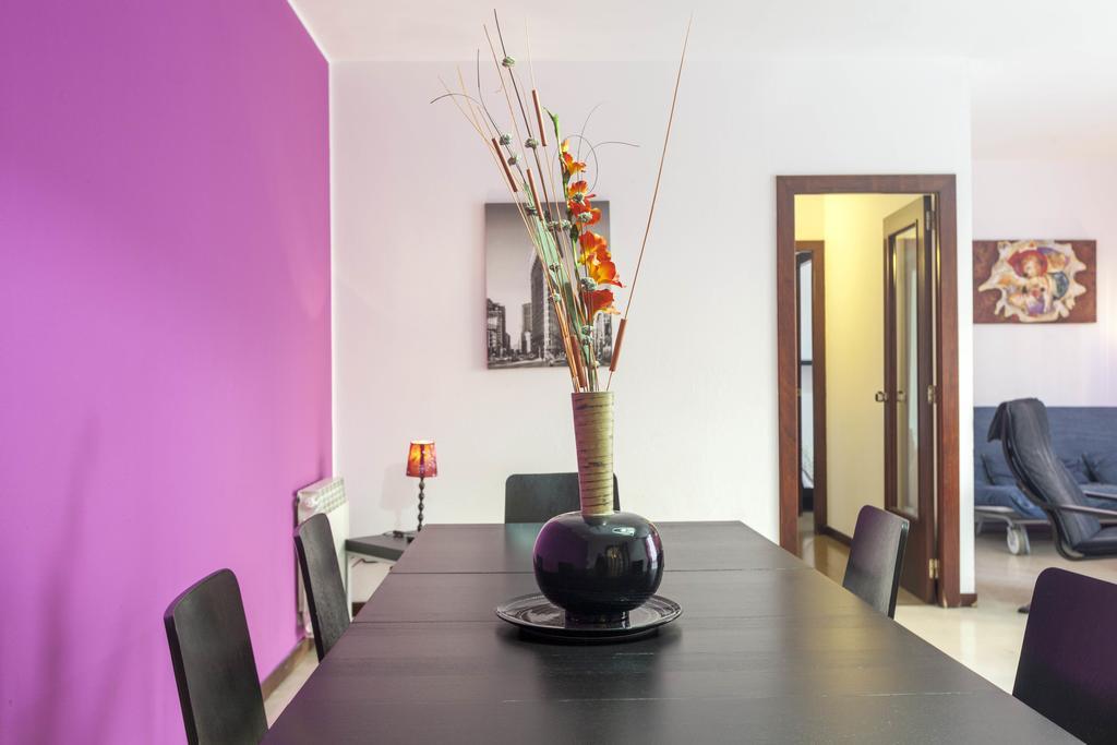 Apartment Sagrada Familia Barcelona Room photo